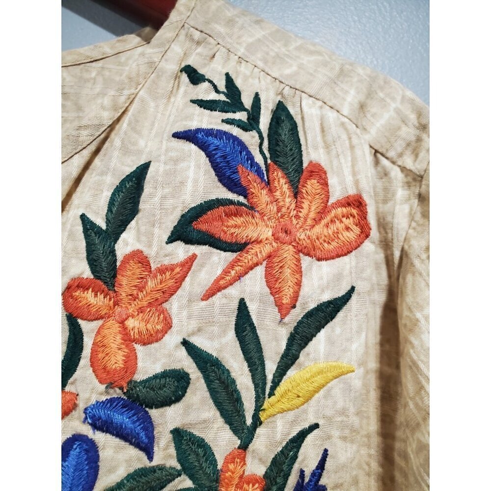 Chico's Tan/Cream Crackle Print Embroidered Floral V-Neck Popover Top Sz 3 XL - Picture 6 of 12